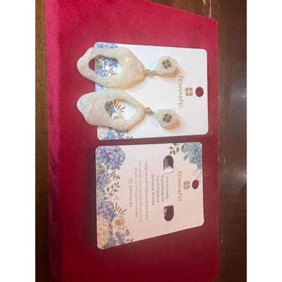 Contemporary earrings, Fenna and Fei - Picture 2 of 3
